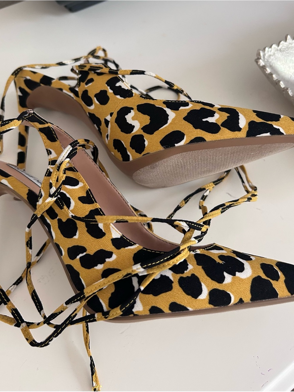 Steve Madden Leopard Lace-Up Pointed Heels - Yellow/Black/White NIB - Picture 10 of 15